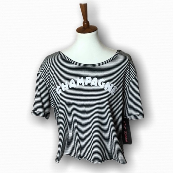 Betsey Johnson Tops - Betsey Johnson Performance graphic crop top L